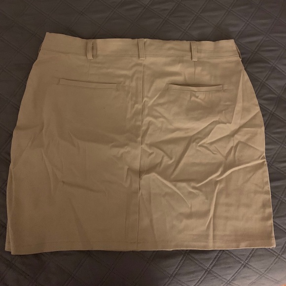 Tan mini skirt - Picture 2 of 3